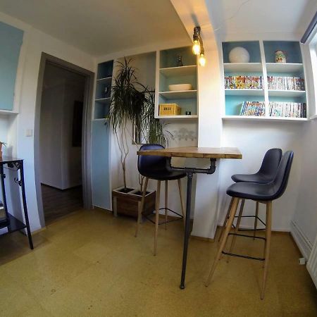 Skjolbraut - Cozy Apartment - Central Location - Free Parking - Close To A Public Swimming Pool And Sky Lagoon Reykjavík Exteriör bild