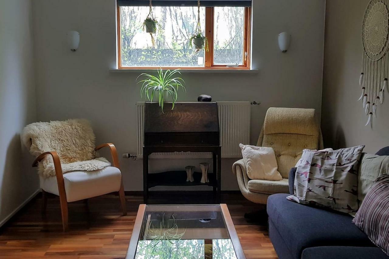 Skjolbraut - Cozy Apartment - Central Location - Free Parking - Close To A Public Swimming Pool And Sky Lagoon Reykjavík Exteriör bild